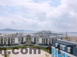 Hồ bơi trong nhà Indotel Halong Hotel