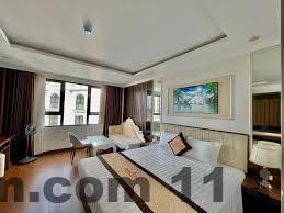 Khu vực ăn sáng đơn giản tại MiLaNo LeGend Hotel Hạ Long