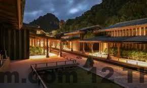 Lễ tân và nhân viên phục vụ thân thiện tại Khách sạn Cao Sơn