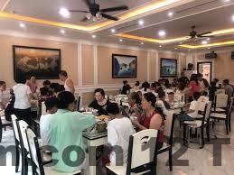 Bữa sáng đơn giản tại Bai Tho Mountain Hotel Hạ Long