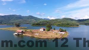 Khu vực lễ tân khách sạn địa phương tại Đông Triều với phong cách đơn giản, thân thiện