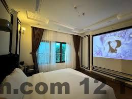 Khu vực lễ tân nhỏ gọn, nhân viên hỗ trợ thân thiện