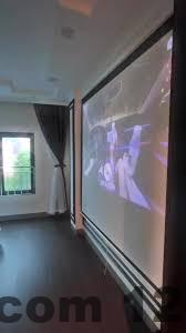 Khu vực ăn uống xung quanh khách sạn với nhiều lựa chọn địa phương