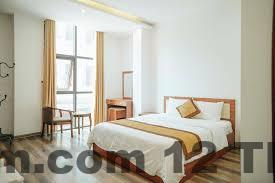 Vị trí Sky Night Hotel Bắc Ninh gần trung tâm, nhiều quán ăn và dịch vụ xung quanh