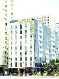 Nhân viên khách sạn DOMINIC HOTEL thân thiện và hỗ trợ khách