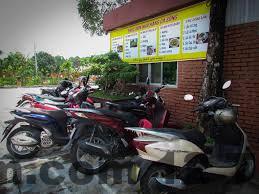 Khu vực ăn sáng tại Hương Trà Hotel với không gian rộng, phục vụ món ăn truyền thống