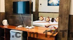 Vị trí Khách Sạn Hồng Ngọc gần hồ thị trấn và khu dân cư trung tâm Lục Yên