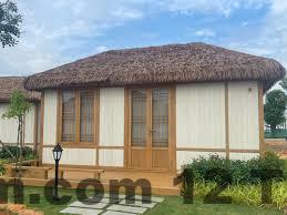 Bữa sáng tại khách sạn với các món ăn đa dạng.