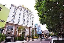 Hồ bơi tại khách sạn BIG Lào Cai