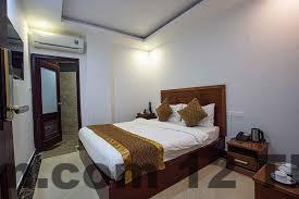 Lễ tân Khách sạn Hải Yến 1 phục vụ thân thiện