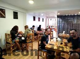 Khung cảnh phố trung tâm Sa Pa gần Heart of Sapa Hotel, đông đúc vào mùa cao điểm