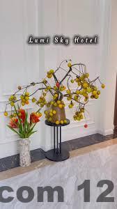 Khu vực lễ tân tại Lumi Sky Hotel luôn chào đón khách hàng với phong cách phục vụ chuyên nghiệp