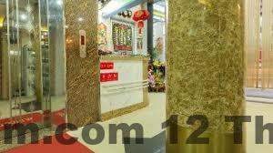 Nội thất phòng đơn giản, có đầy đủ tiện nghi cơ bản nhưng chưa thật sự hiện đại