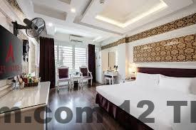 Không gian thư giãn tại khách sạn với dịch vụ massage tại chỗ.