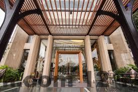 Nhân viên nhiệt tình, thân thiện, luôn hỗ trợ khách hàng khi cần.