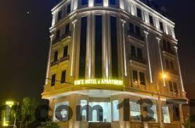 Nhân viên khách sạn luôn tươi cười, sẵn sàng hỗ trợ khách hàng