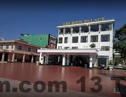 Phòng khách sạn được trang trí đơn giản nhưng đầy đủ tiện nghi.