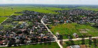 Lễ tân tại khách sạn Quỳnh Trang, với đội ngũ nhân viên niềm nở và sẵn sàng hỗ trợ du khách trong suốt thời gian lưu trú.