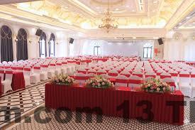 Nhân viên khách sạn ADAMO