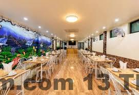 Phòng ngủ đơn giản và sạch sẽ tại Victor Charlie Hostel.