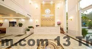 View nhìn từ ngoài khách sạn, khung cảnh xung quanh đẹp mắt.