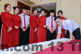 Nhân viên nhiệt tình, luôn sẵn sàng giúp đỡ khách hàng.