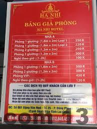 Nhân viên khách sạn Hà Nhi với thái độ phục vụ chu đáo