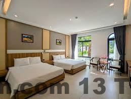 Hồ bơi ngoài trời tại khách sạn, là nơi lý tưởng để thư giãn sau những giờ tham quan Ninh Bình.