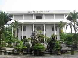 Nhân viên khách sạn luôn thân thiện và hỗ trợ nhiệt tình cho khách hàng.