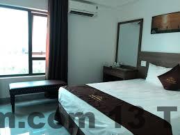 Nhân viên khách sạn