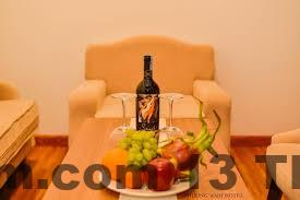 Nhân viên phục vụ tại khách sạn Phương Anh