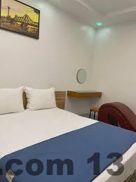 Nhân viên phục vụ tại NASA HOTEL luôn niềm nở và sẵn sàng hỗ trợ khách hàng