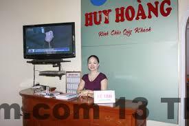 Bữa sáng buffet tại khách sạn với đa dạng món ăn nhưng chất lượng còn cần cải thiện theo phản hồi của một số khách.