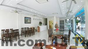 Bữa sáng buffet tại khách sạn Tuấn Đạt, với nhiều món ăn Âu và Á, mang lại sự đa dạng cho thực khách.