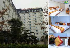 Phòng khách sạn rộng rãi với các tiện nghi đầy đủ, tạo cảm giác thoải mái cho du khách.