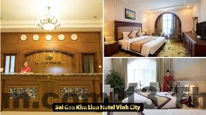 Hồ bơi tại khách sạn Thành Đạt 2, một không gian thư giãn lý tưởng.