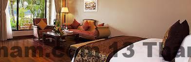 Nhân viên tại Khách sạn Vương Hoàn được đánh giá rất thân thiện và chuyên nghiệp.