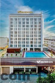 Hồ bơi tại Khách sạn Vương Hoàn, một không gian thư giãn tuyệt vời dù có diện tích nhỏ.