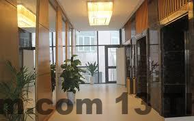 Hồ bơi tại khách sạn, mặc dù sạch sẽ nhưng diện tích khá nhỏ, chỉ phù hợp với những ai không có nhu cầu tắm biển.