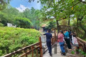 Bữa sáng có nhiều lựa chọn, nhưng chất lượng chưa thật sự xuất sắc, chỉ ở mức trung bình.