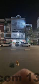 Hình ảnh bảng giá phòng và các dịch vụ tại khách sạn.