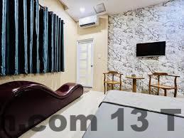 Nhân viên thân thiện tại HOTEL GIA BẢO TÂY ĐÔ 4