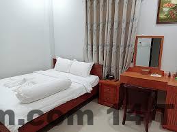 Phòng nghỉ tại Rich Hotel với không gian sạch sẽ và nội thất hiện đại.