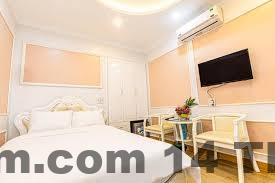 Khu vực lễ tân Pharma Hotel Điện Biên với phong cách truyền thống