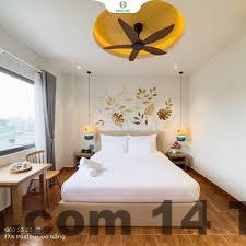 Khu vực lễ tân Sujet Center Hotel by Haviland với nhân viên thân thiện