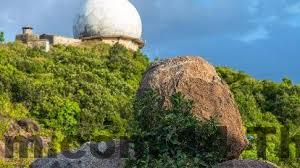 Hồ bơi rooftop Đảo Ngọc Beach Hotel nhìn ra biển Mỹ Khê