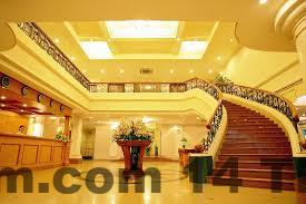 Khu vực lễ tân khách sạn Nam Phong Hải Phòng với phong cách phục vụ cơ bản