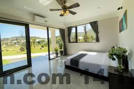 Khu vực lễ tân và phong cách phục vụ tại Vũ Hà Cát Hải Hotel