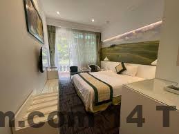 Khách sạn Tường Vi Văn Cao nằm trên trục đường Văn Cao sôi động