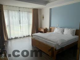 Phòng nghỉ tại Khách sạn Phương Thuý với giường đôi, điều hòa, phòng tắm riêng theo tiêu chuẩn 2 sao